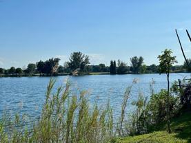 960 Crystal Lake Dr - Photo 1 of 1
