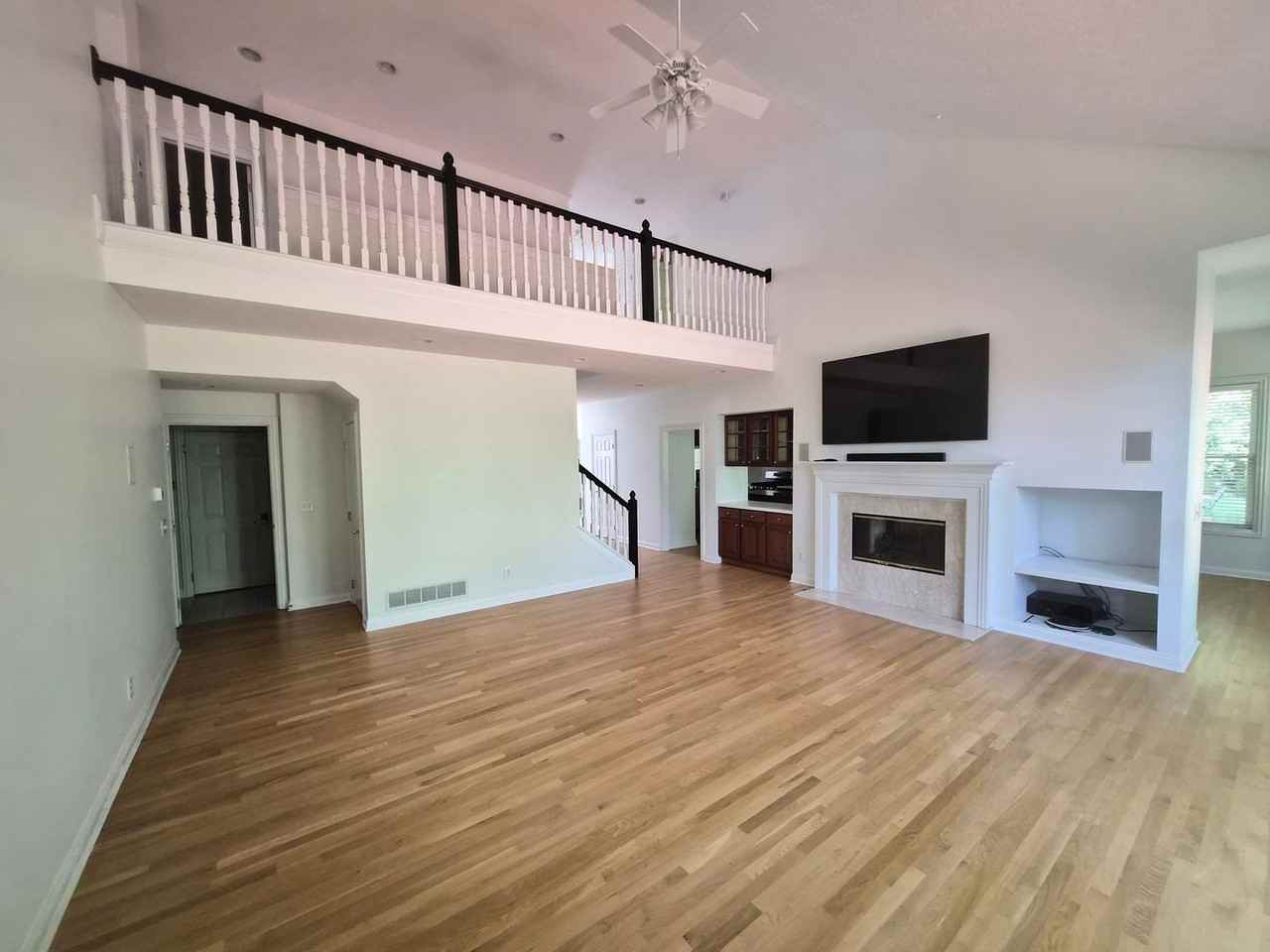 6237 Muirloch Ct S - Photo 5 of 39