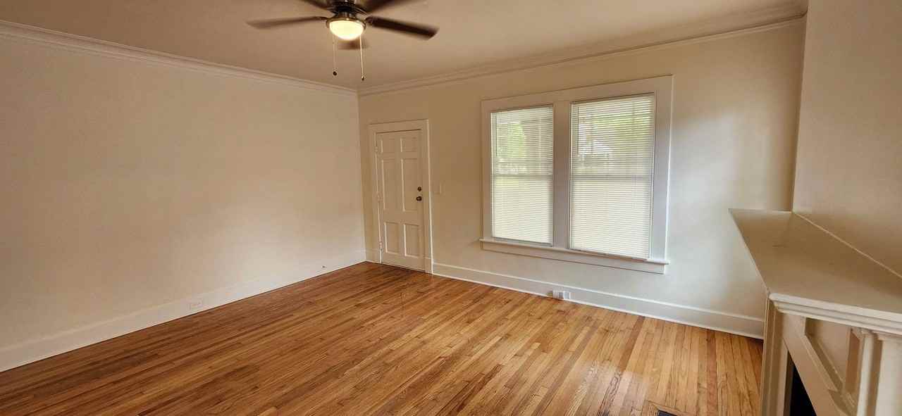 1234 Peacock Ave - Photo 4 of 22