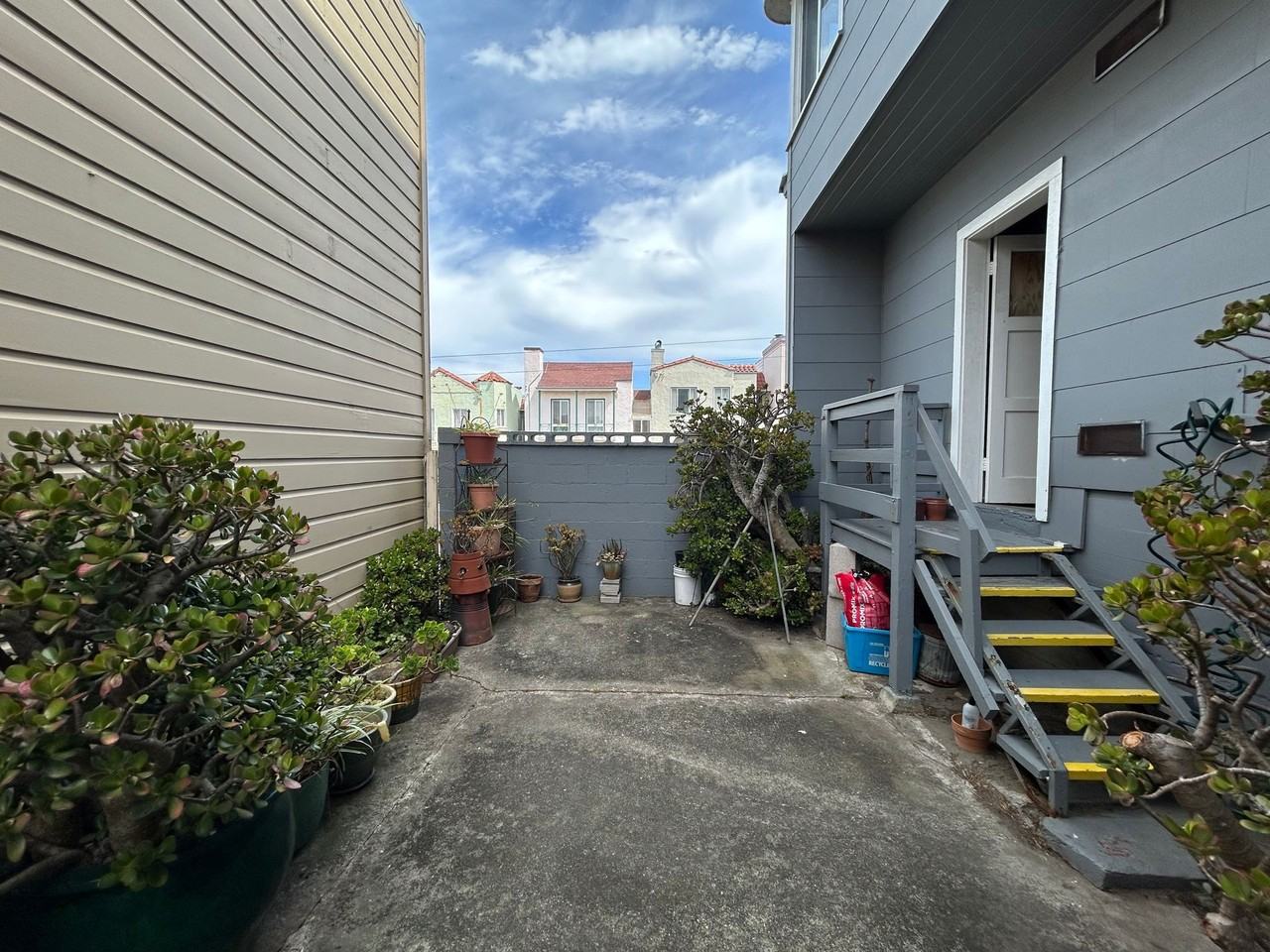 1401-1403 34th Avenue (926r) - Photo 4 of 5
