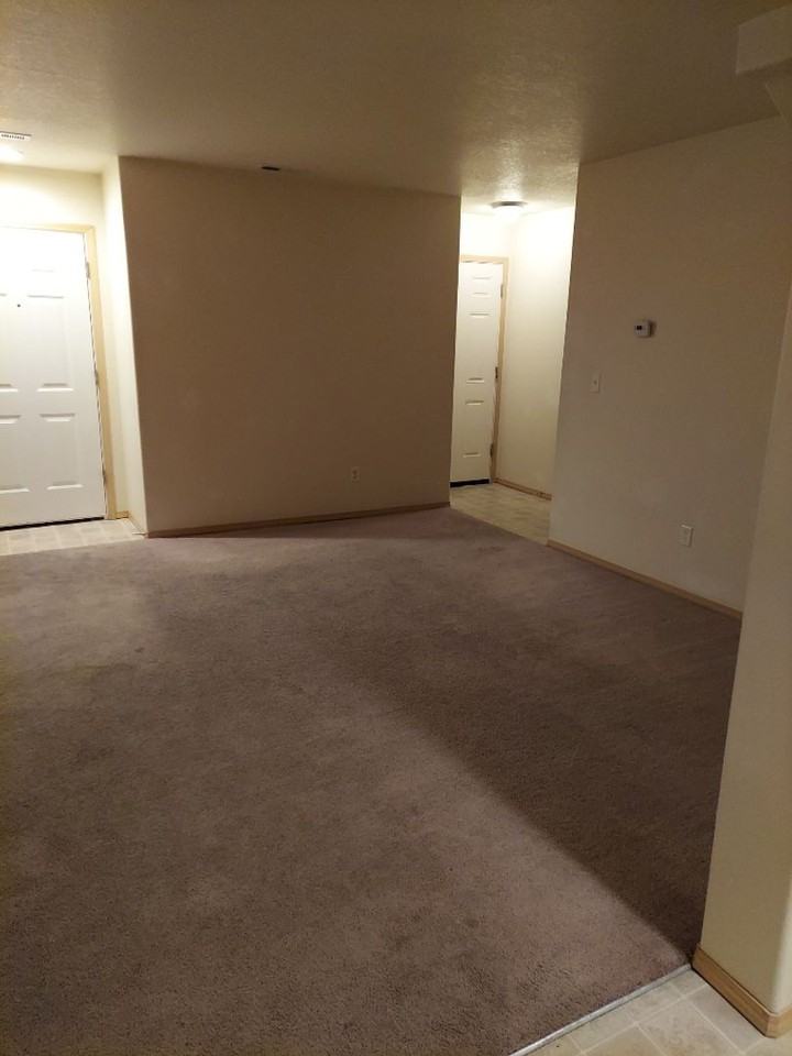 365 Ne Lechner St - Photo 2 of 9
