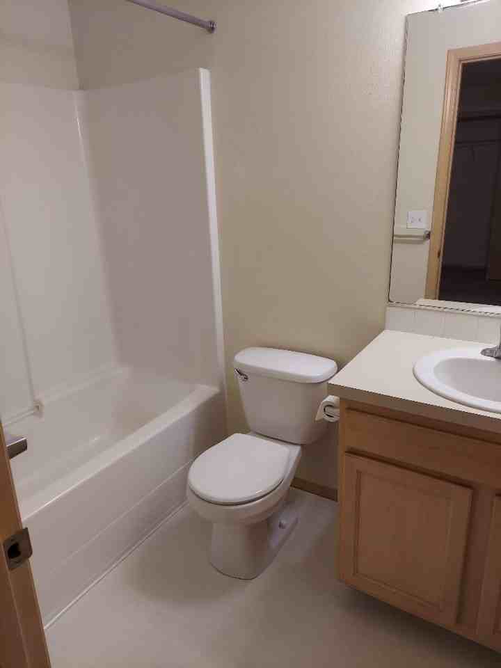 365 Ne Lechner St - Photo 5 of 9
