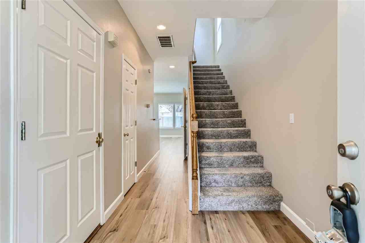 3133 Ne 13th Pl - Photo 5 of 28