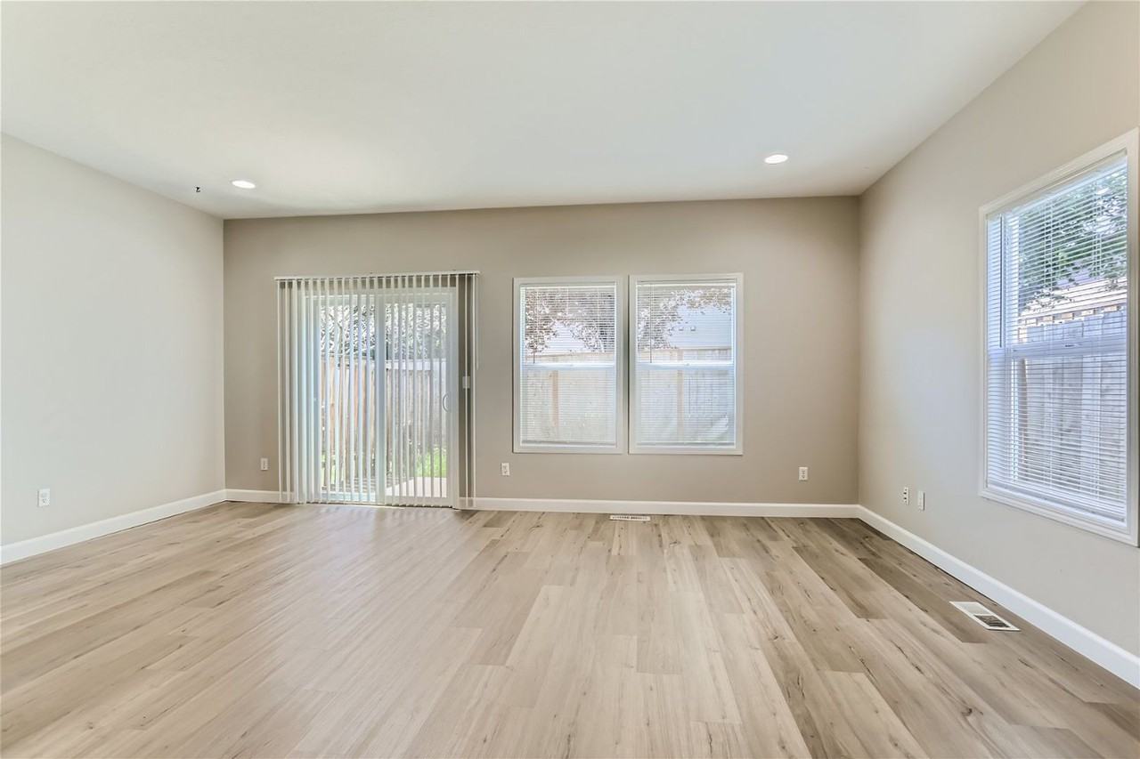 3133 Ne 13th Pl - Photo 6 of 28