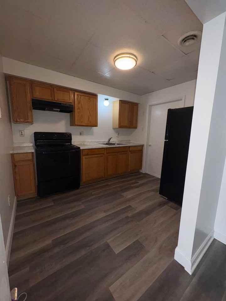 1040 W Princess St #10 - Photo 5 of 12