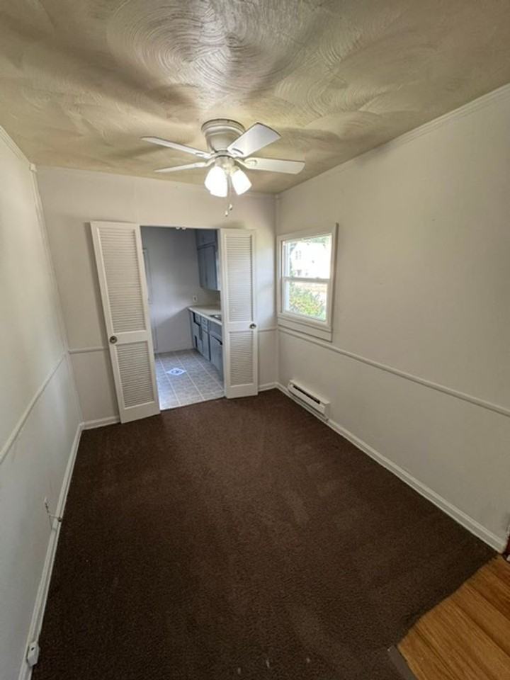 1014 Baxter St - Photo 3 of 8