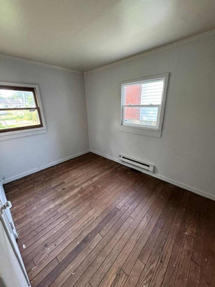 1014 Baxter St - Photo 7 of 8