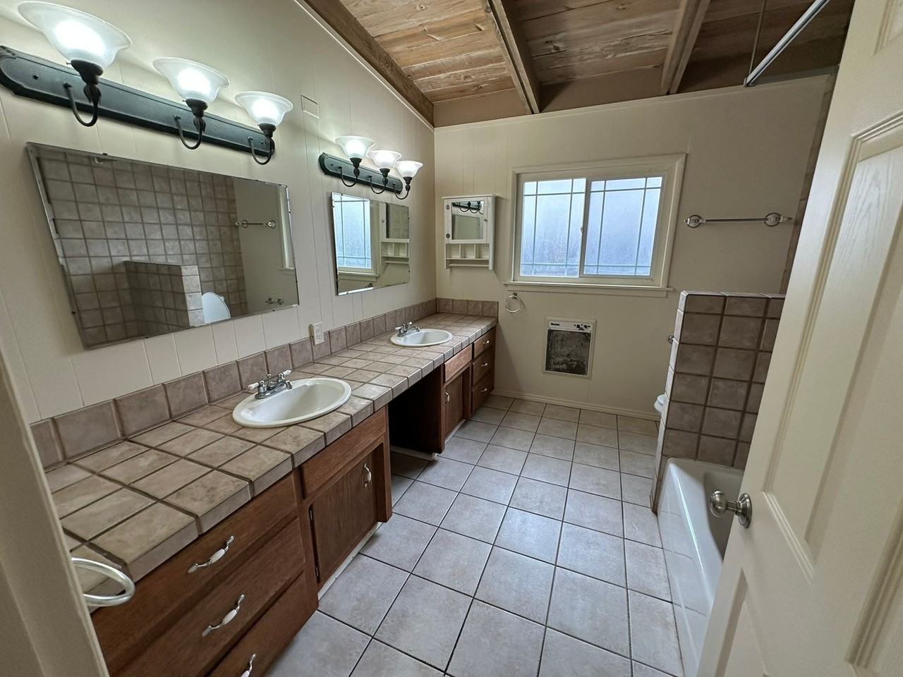 1153 15th St - Photo 7 of 14
