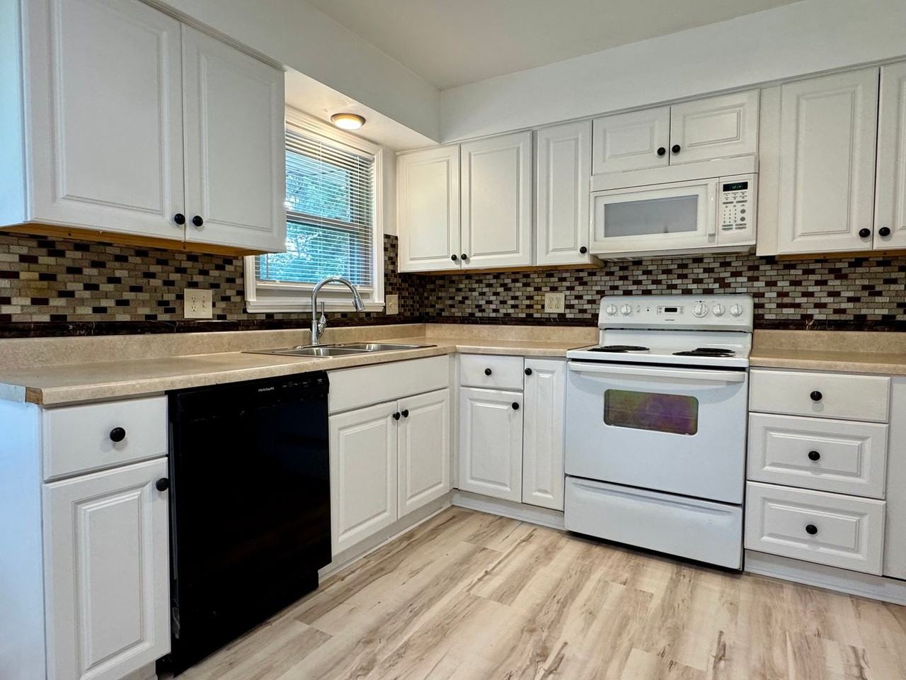 6617 Garnett Ct - Photo 5 of 16