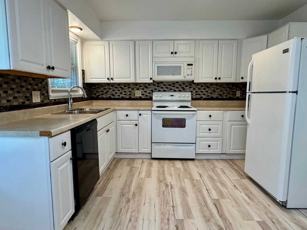 6617 Garnett Ct - Photo 6 of 16