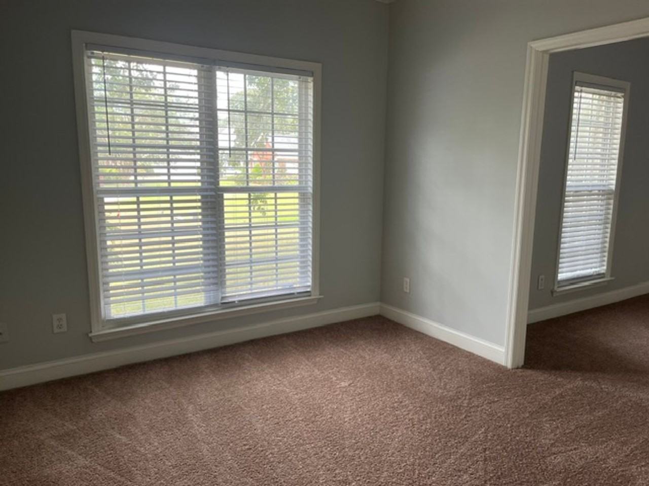 127 Chesapeake Ct - Photo 2 of 14