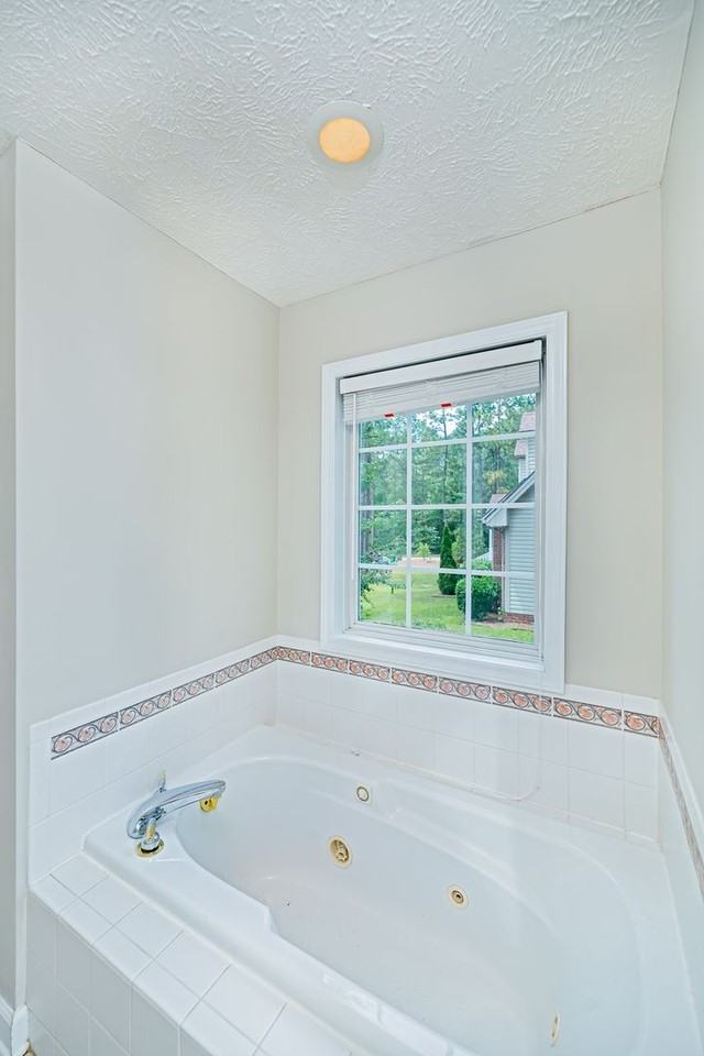 10 Hampshire Ln - Photo 4 of 35