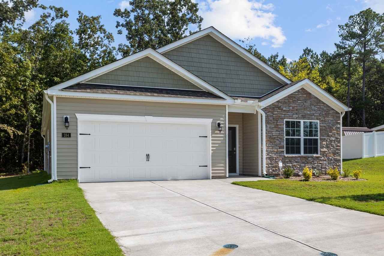 284 Robert Pl - Photo 3 of 38