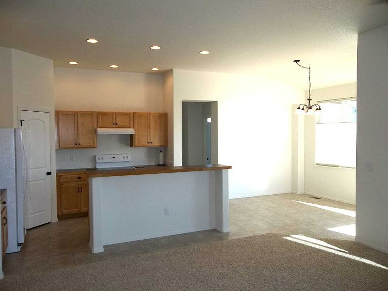 2244 Marshfield Ln - Photo 3 of 8
