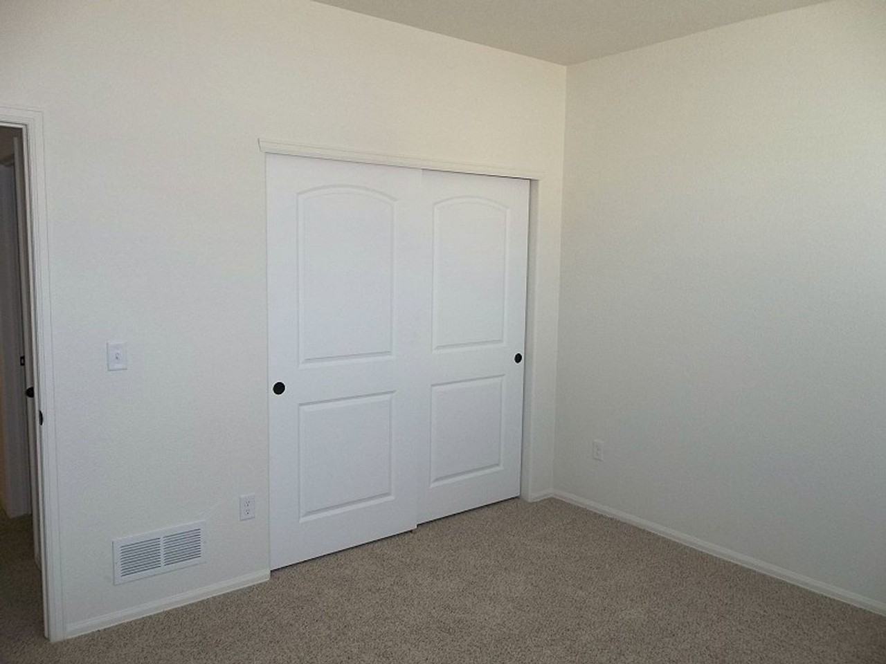 2244 Marshfield Ln - Photo 5 of 8