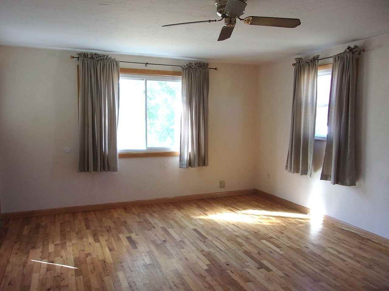 608 Endicott St - Photo 3 of 7