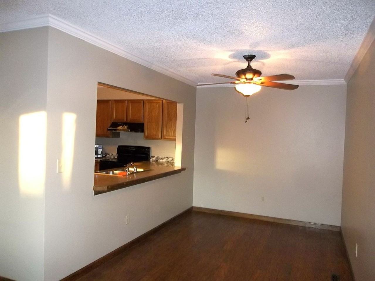 933 E Prospect Rd - Photo 4 of 8