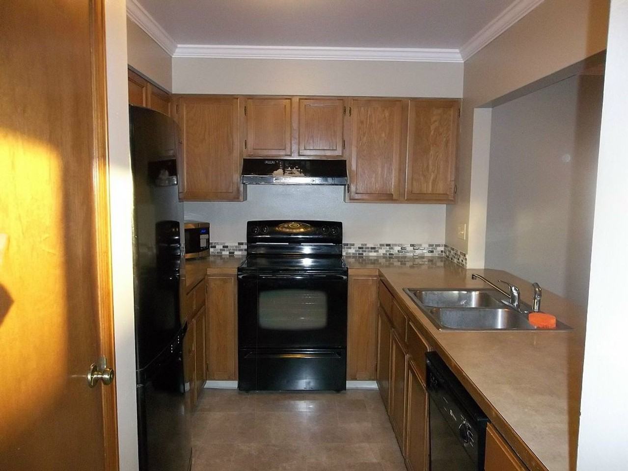 933 E Prospect Rd - Photo 5 of 8
