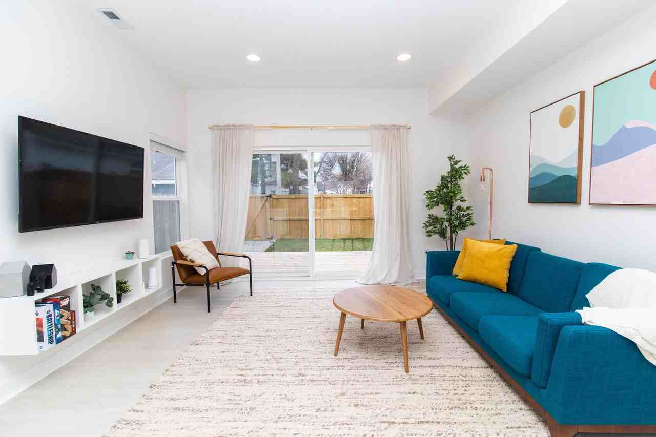 1627 English Ave - Photo 5 of 34