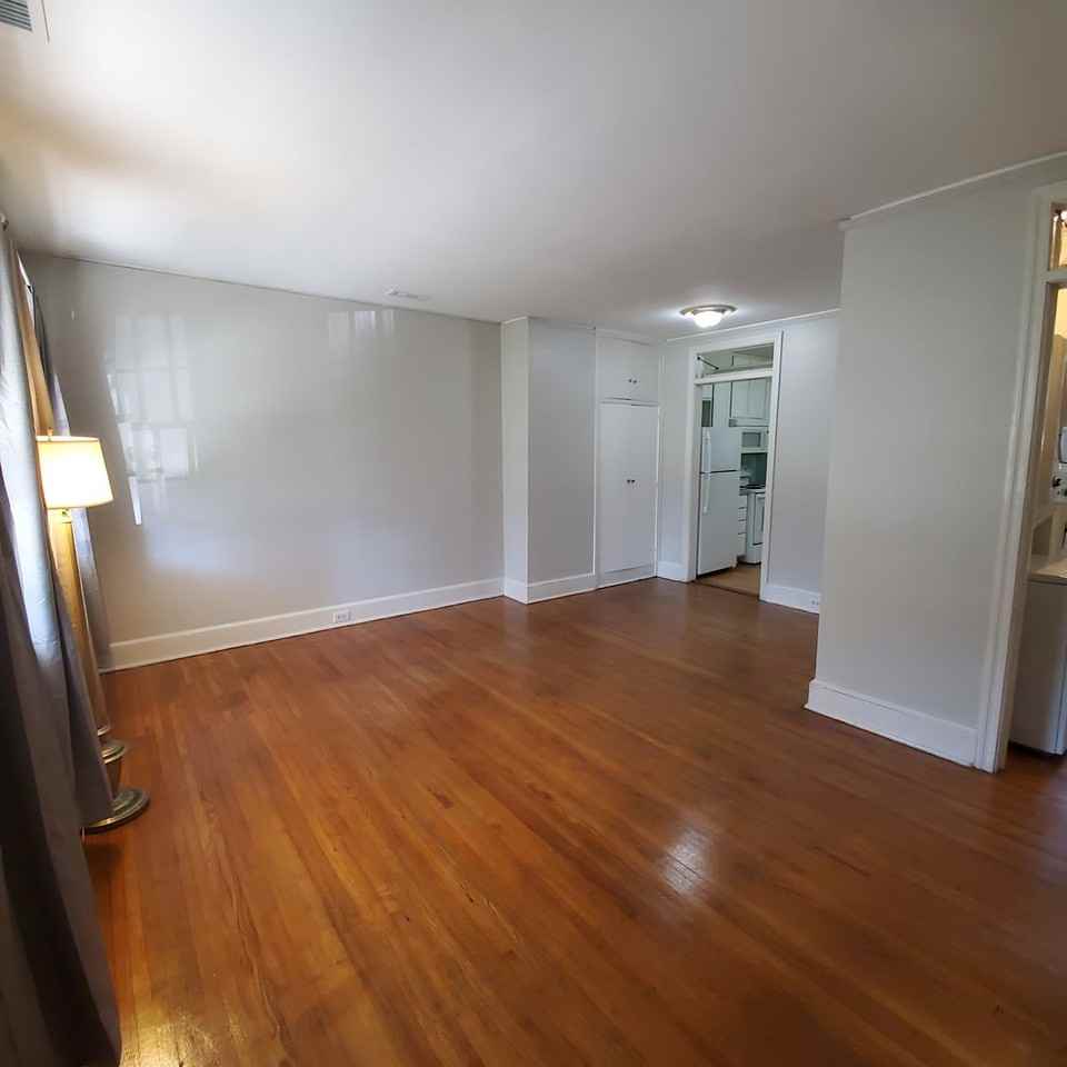 4547 Oxford Rd - Photo 3 of 19