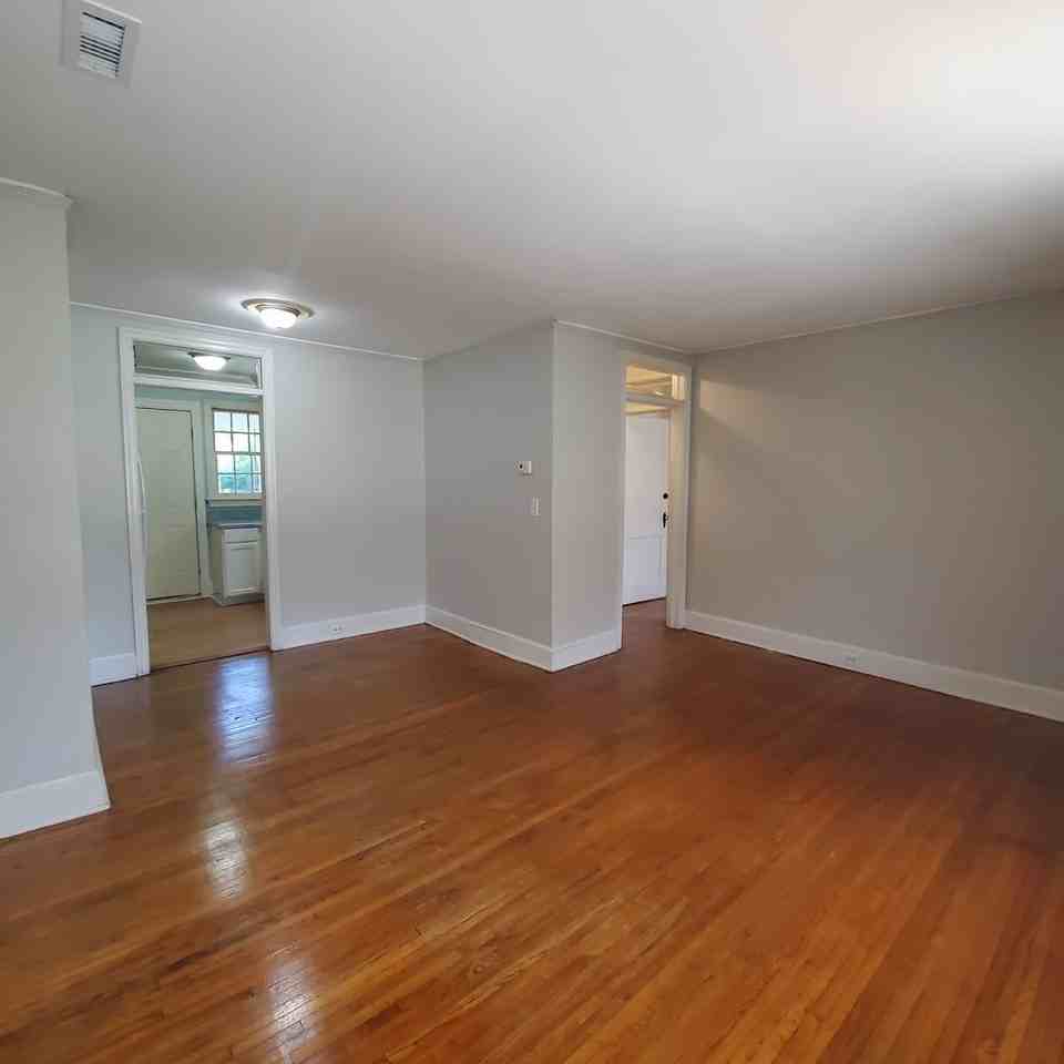 4547 Oxford Rd - Photo 4 of 19