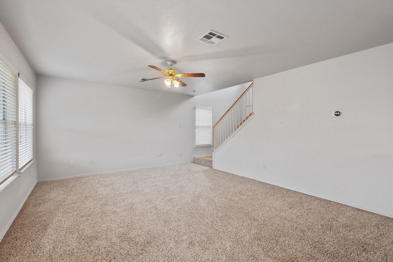 12921 White House St - Photo 5 of 28