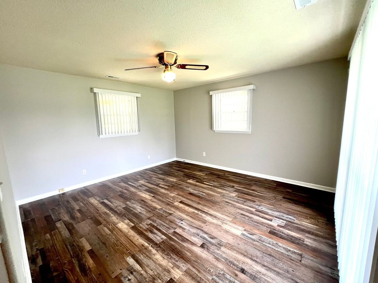 2992 Emery Rd - Photo 6 of 22