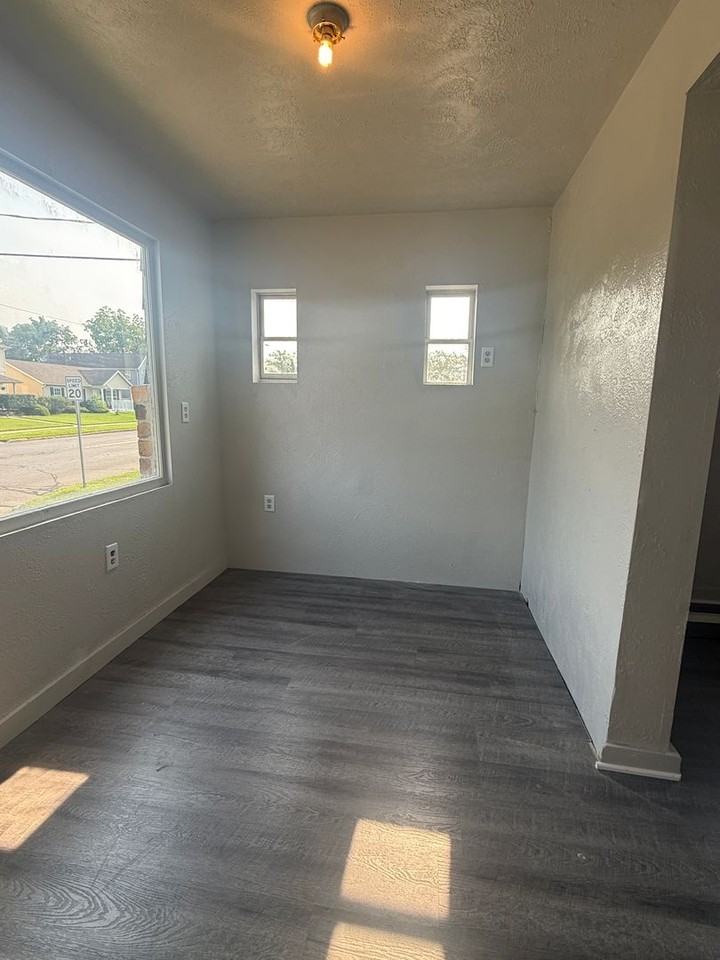 1414 W Washington St - Photo 3 of 13