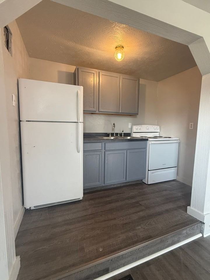 1414 W Washington St - Photo 4 of 13