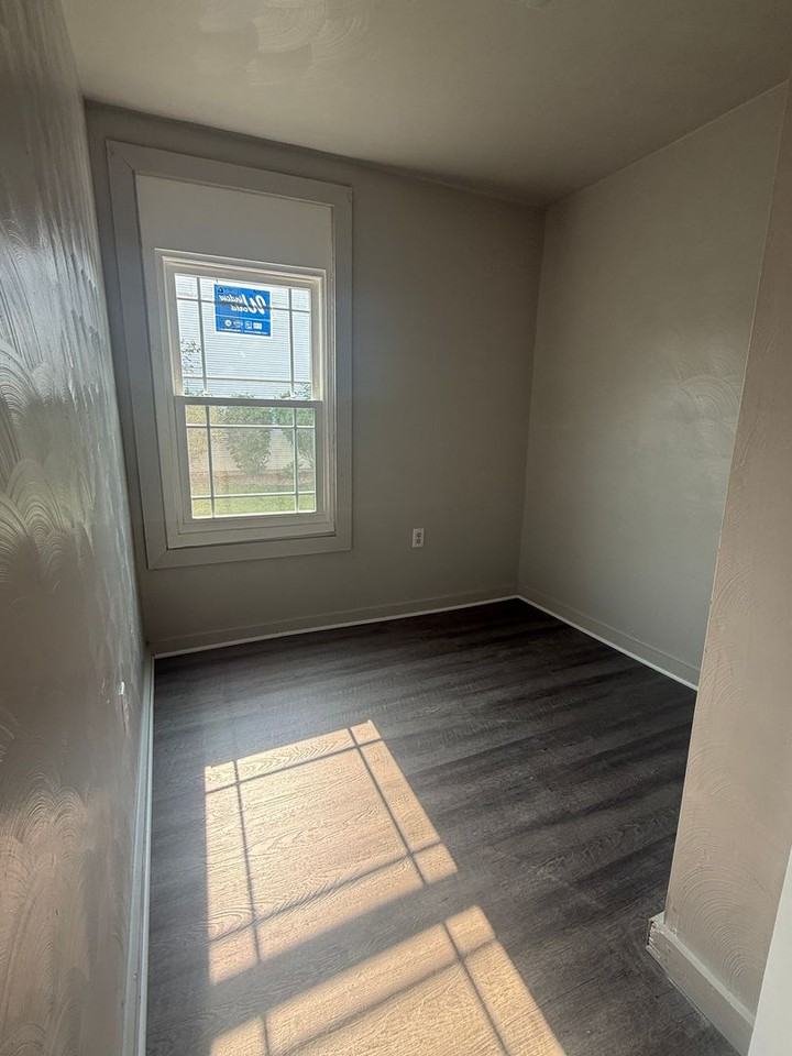 1414 W Washington St - Photo 5 of 13