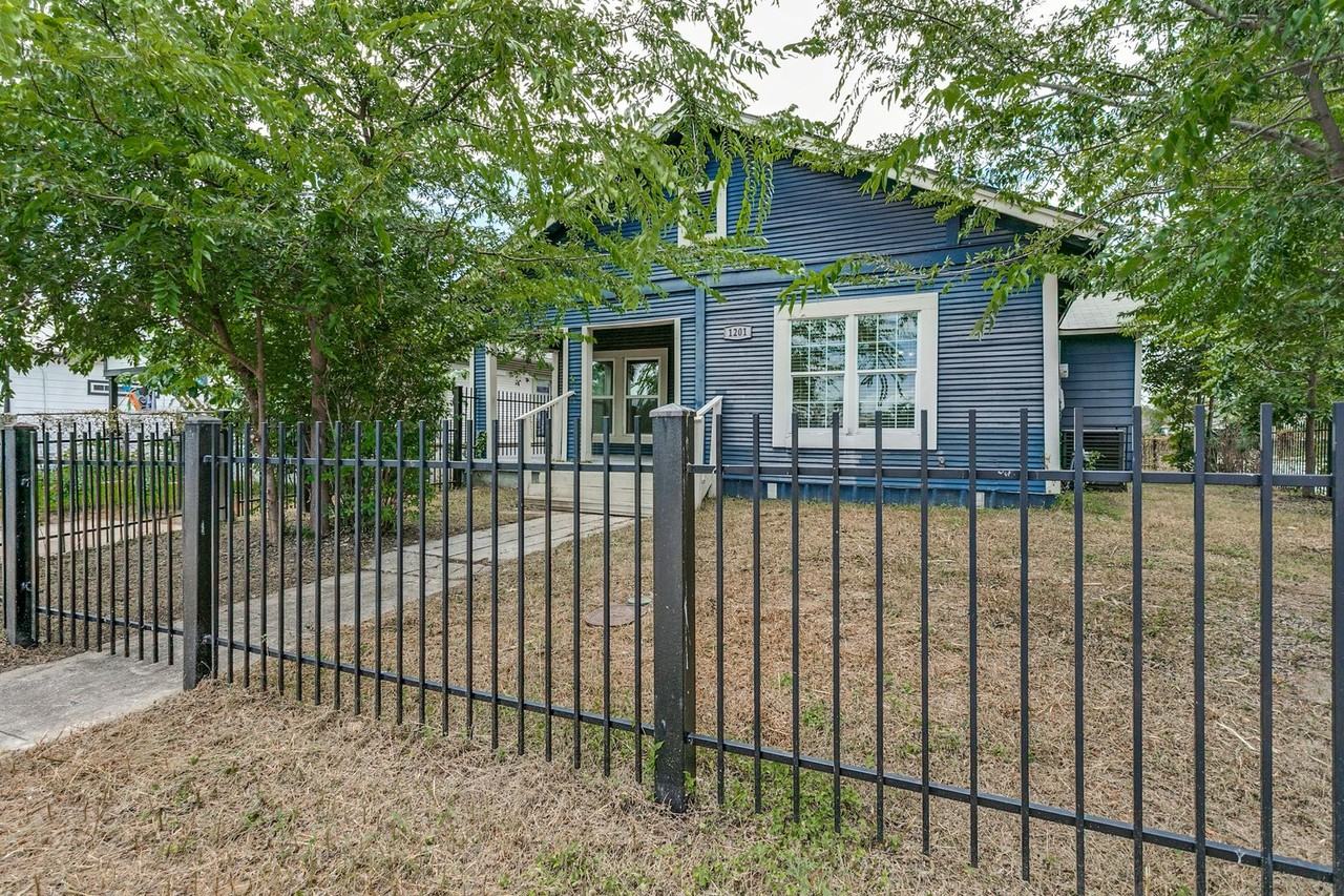 1201 S Palmetto - Photo 2 of 25