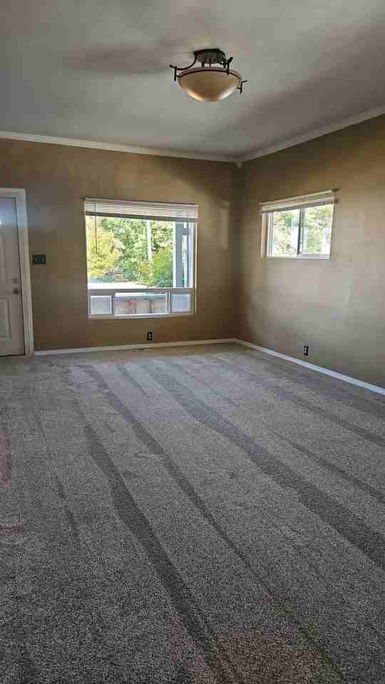 1612 2nd St - Photo 4 of 11