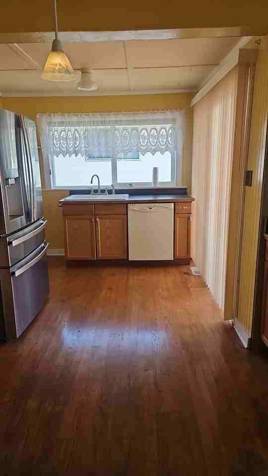 1612 2nd St - Photo 2 of 11