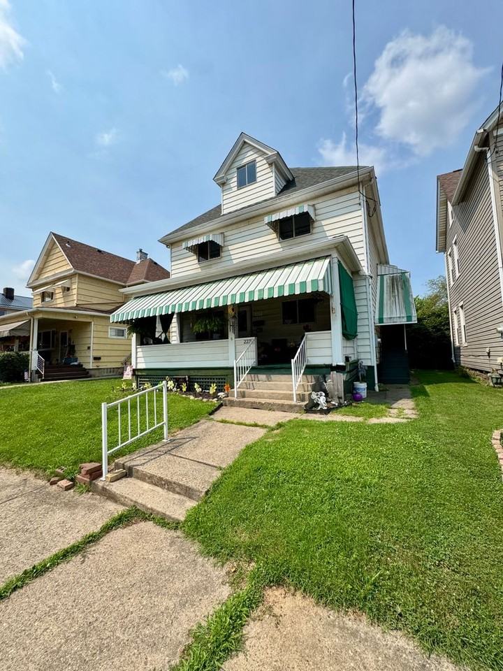 227 5th Ave - Photo 2 of 50