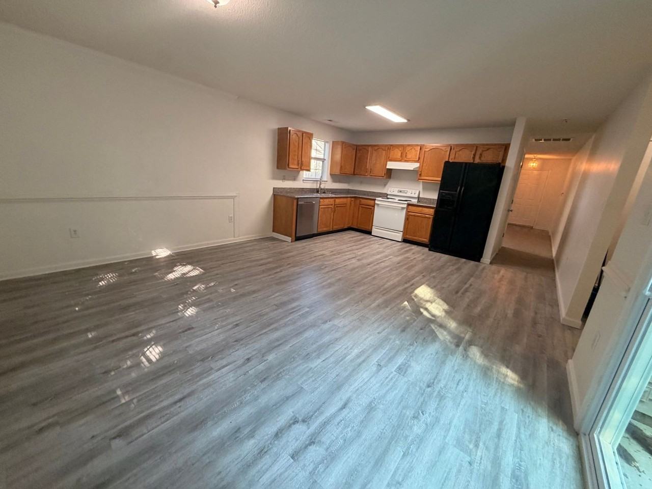 325 Town Pointe Way - Photo 5 of 24