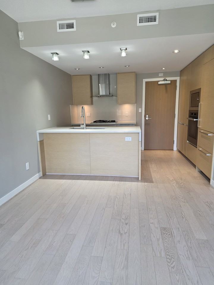 505 West 30th Avenue #606 - Photo 5 of 21