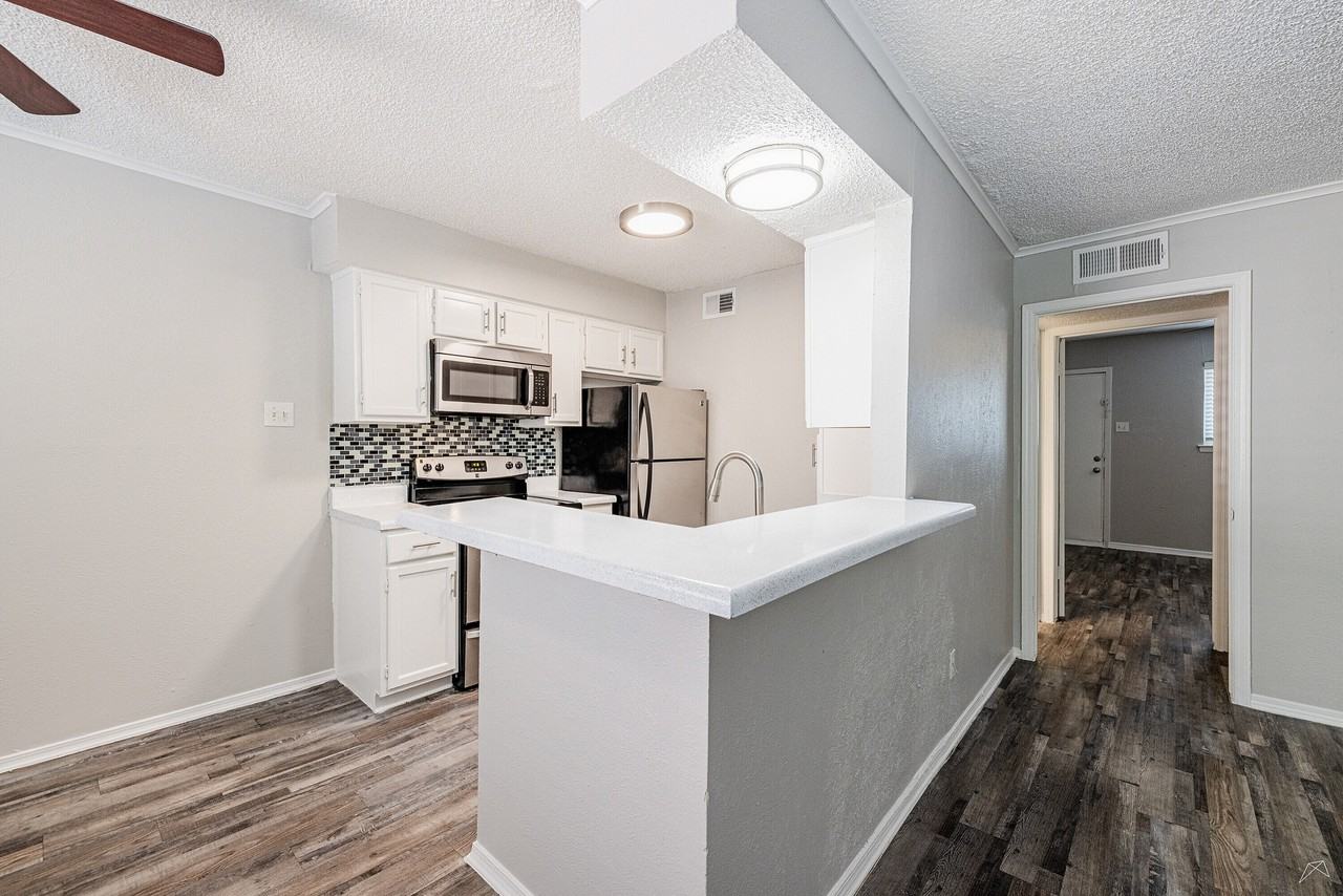 The Burgundy Apartments - Photo 6 of 34