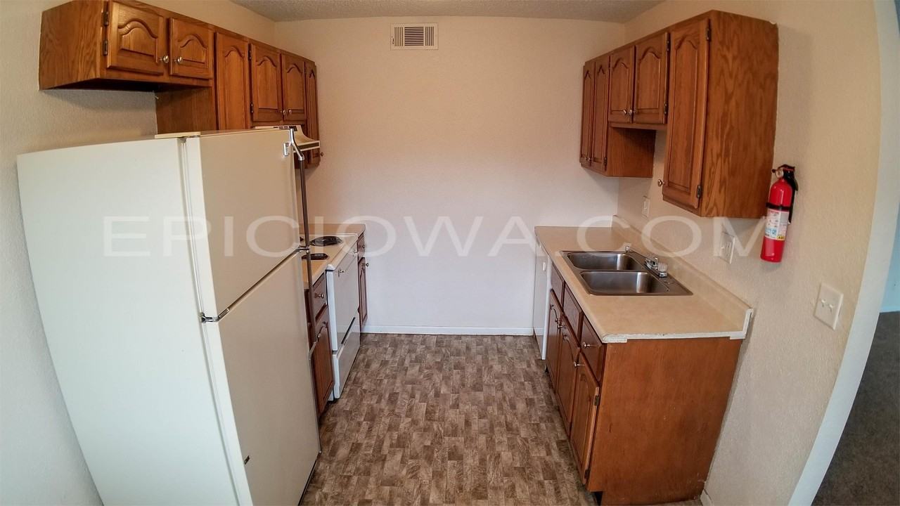 1228 O Avenue Pl Ne #1 - Photo 2 of 8