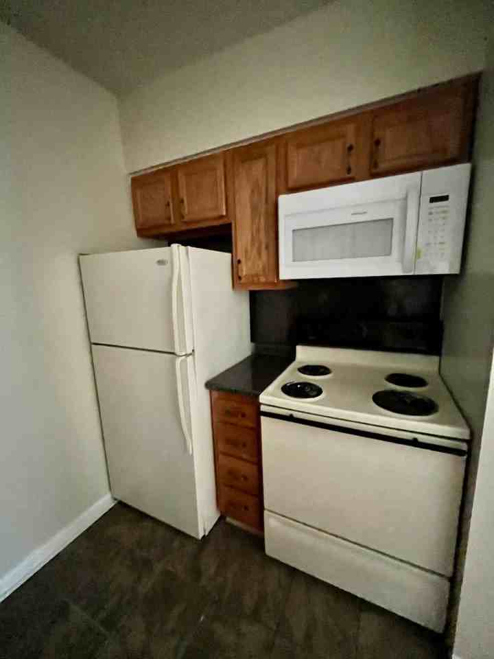 Oak Tree Apartments - Photo 7 of 50