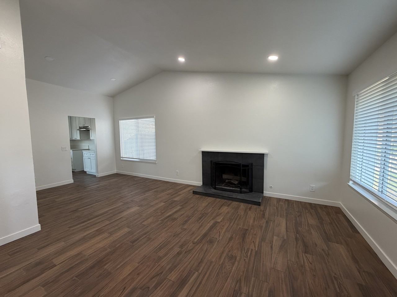 1312 E Cottonwood St #1 - Photo 4 of 26
