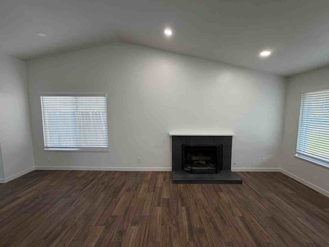 1312 E Cottonwood St #1 - Photo 5 of 26