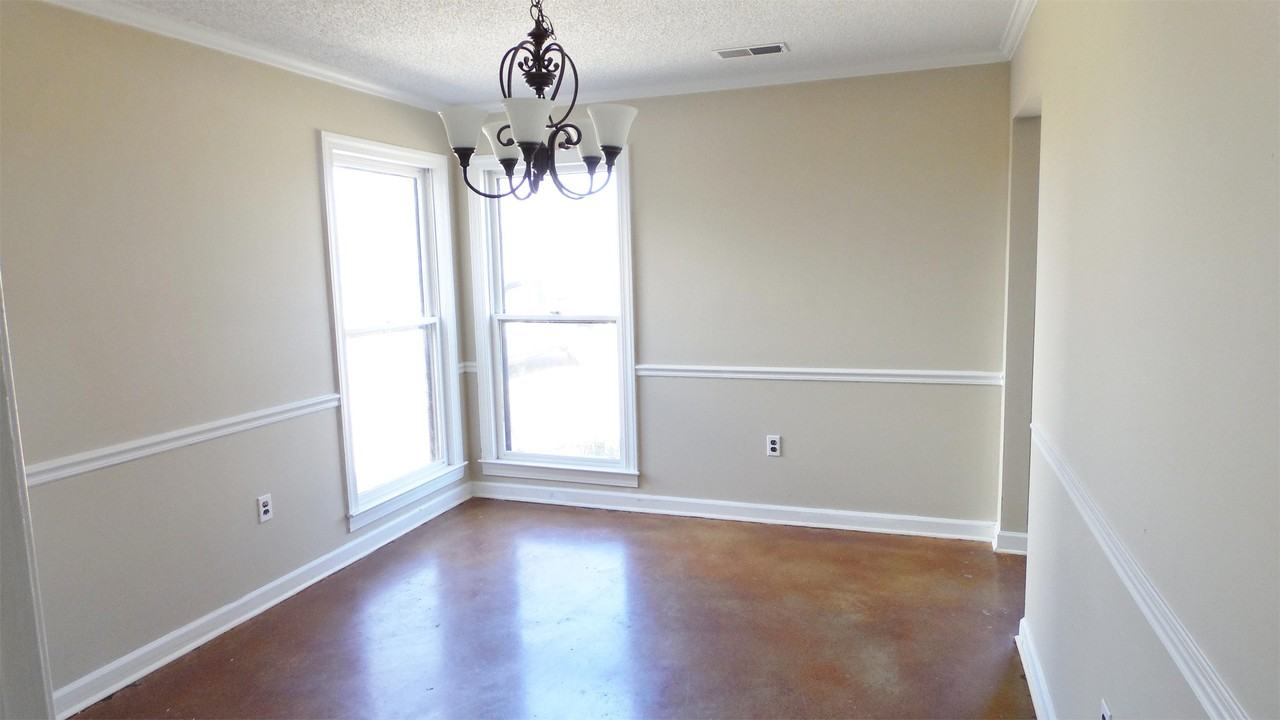 2868 Hampton Court Rd N #1 - Photo 2 of 17