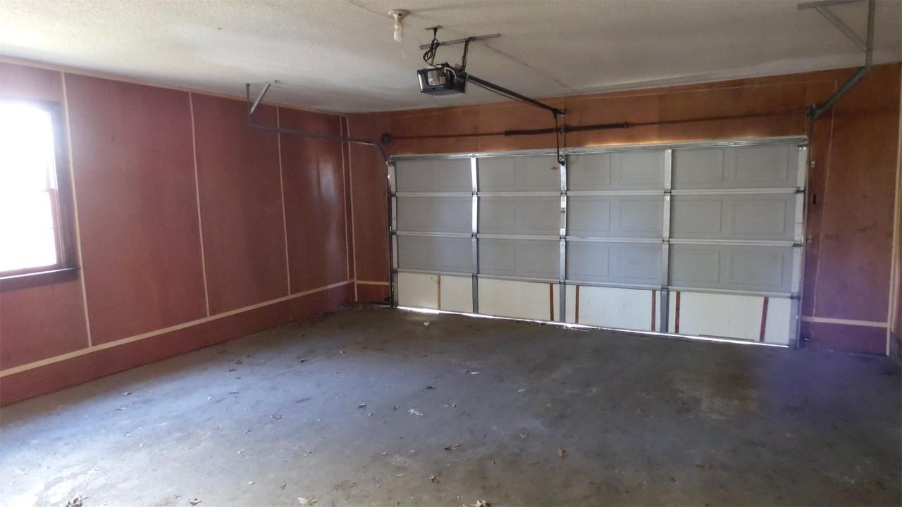 2868 Hampton Court Rd N #1 - Photo 4 of 17