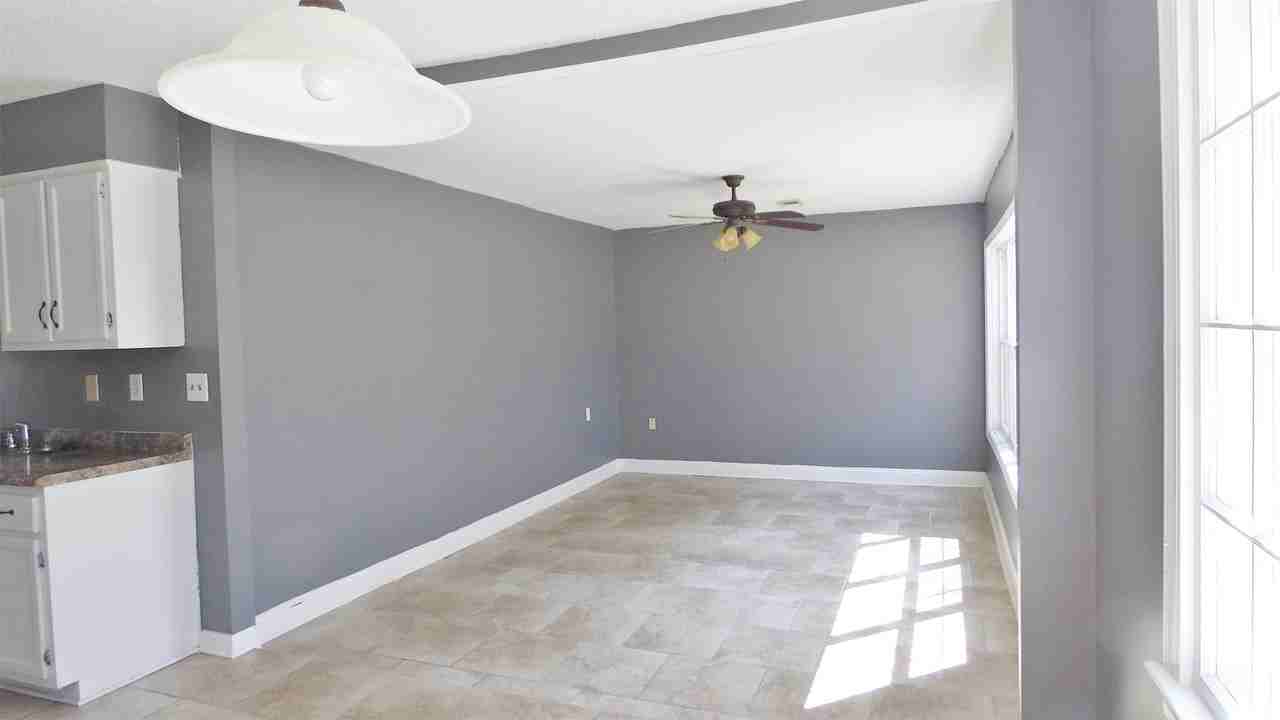 2868 Hampton Court Rd N #1 - Photo 5 of 17