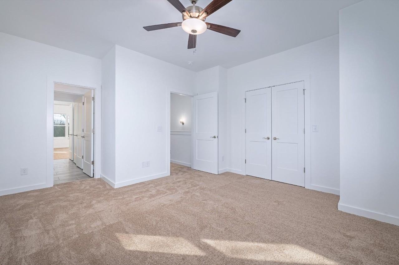 1170 S Dickerson Rd - Photo 2 of 20