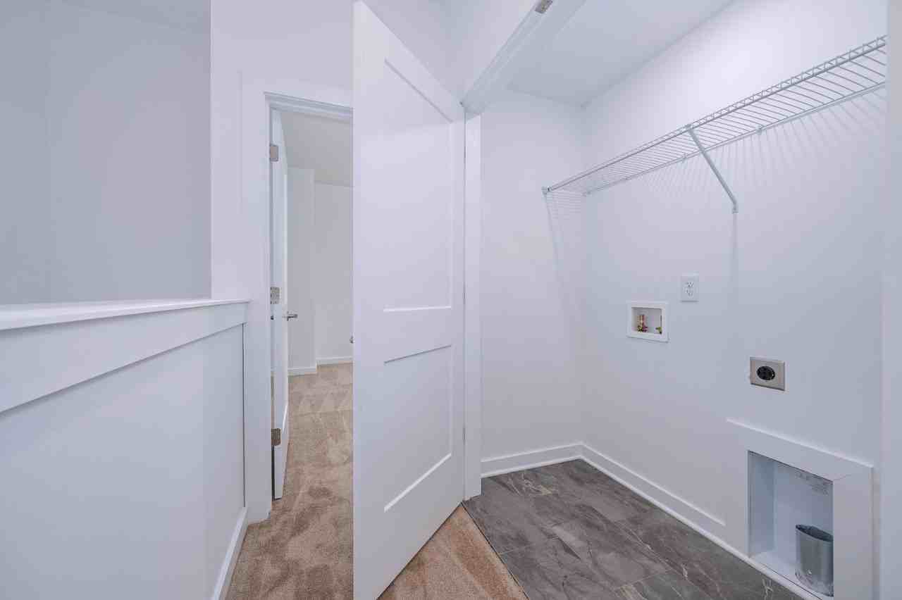 1170 S Dickerson Rd - Photo 3 of 20