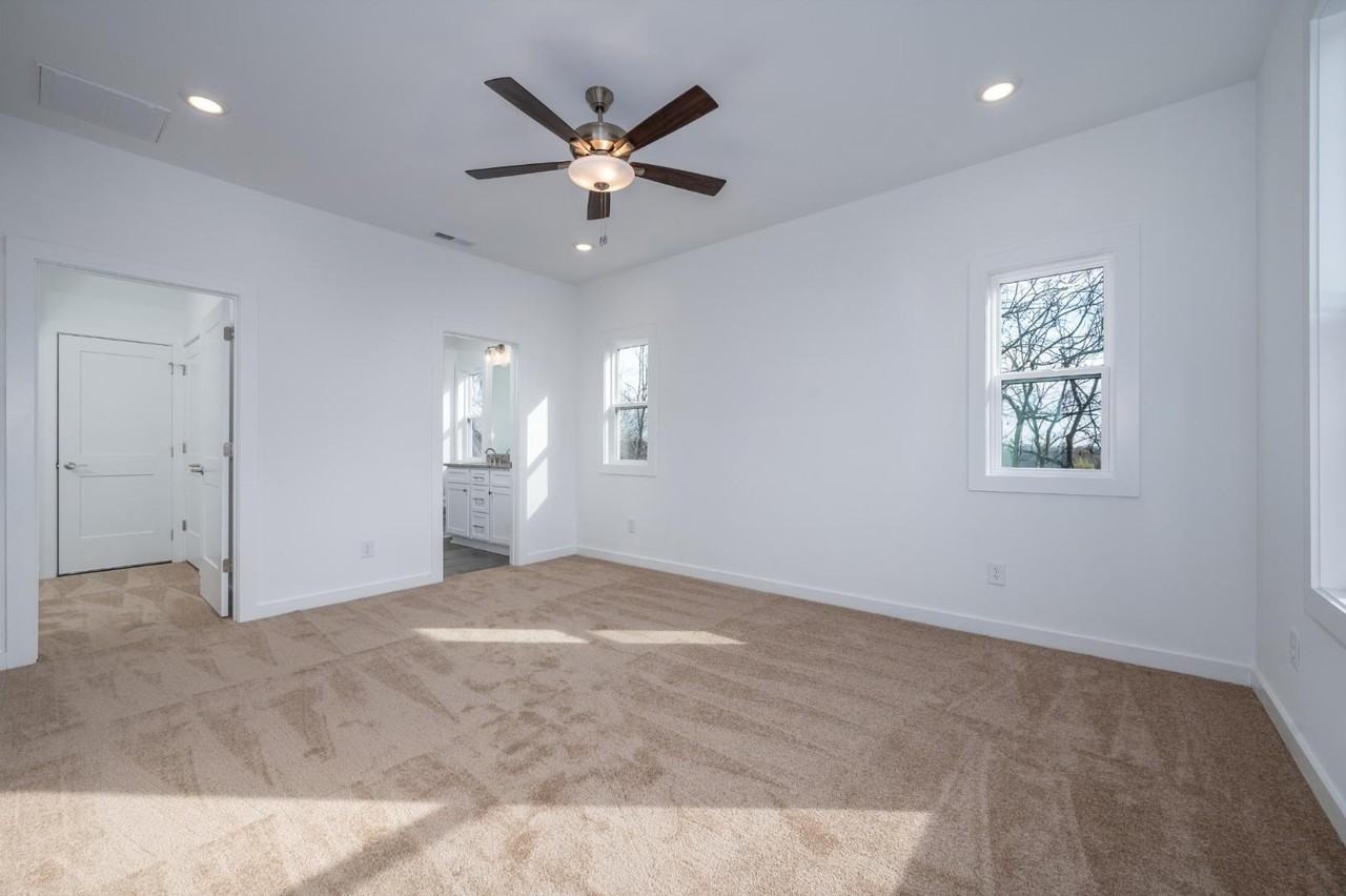 1170 S Dickerson Rd - Photo 4 of 20