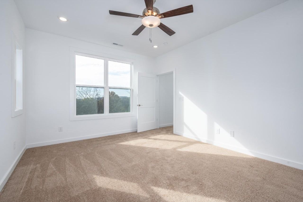 1170 S Dickerson Rd - Photo 5 of 20