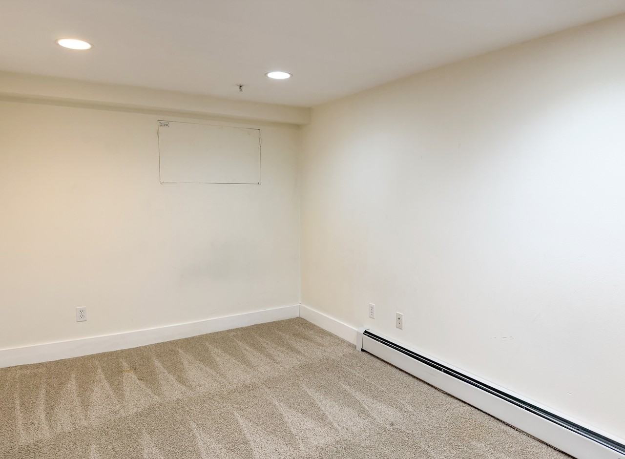 330 Pearl St #C - Photo 4 of 12