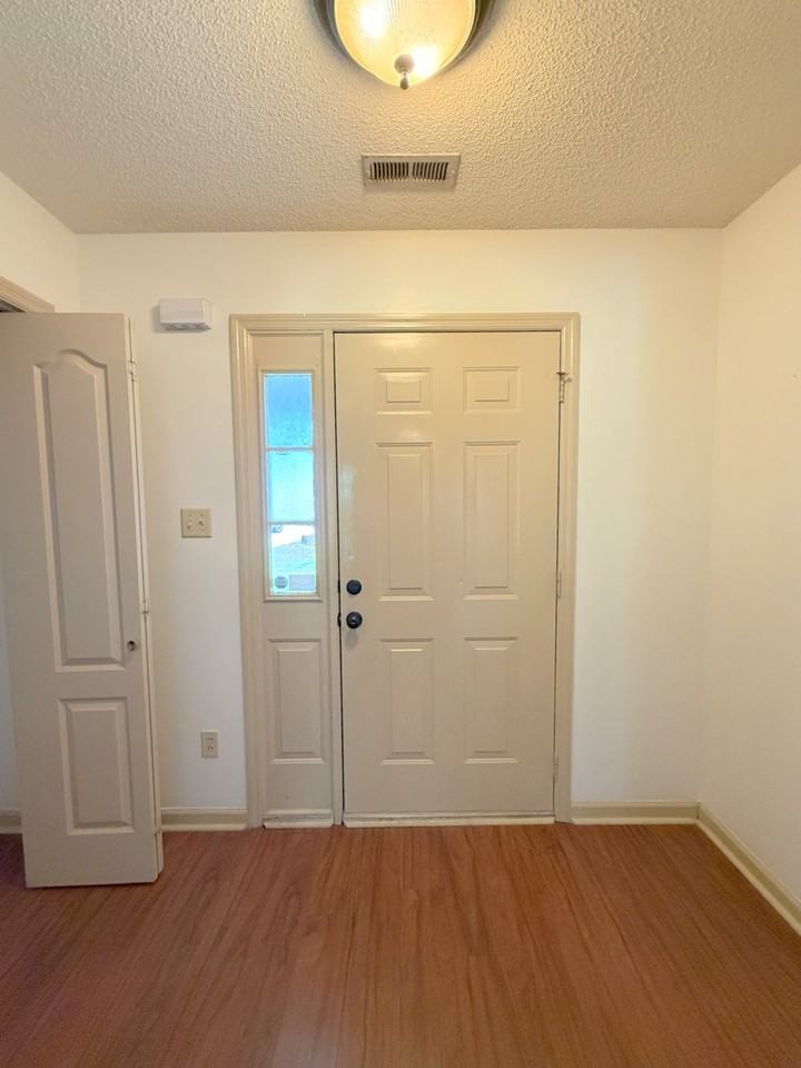 102 Watercress Cir #1 - Photo 6 of 30